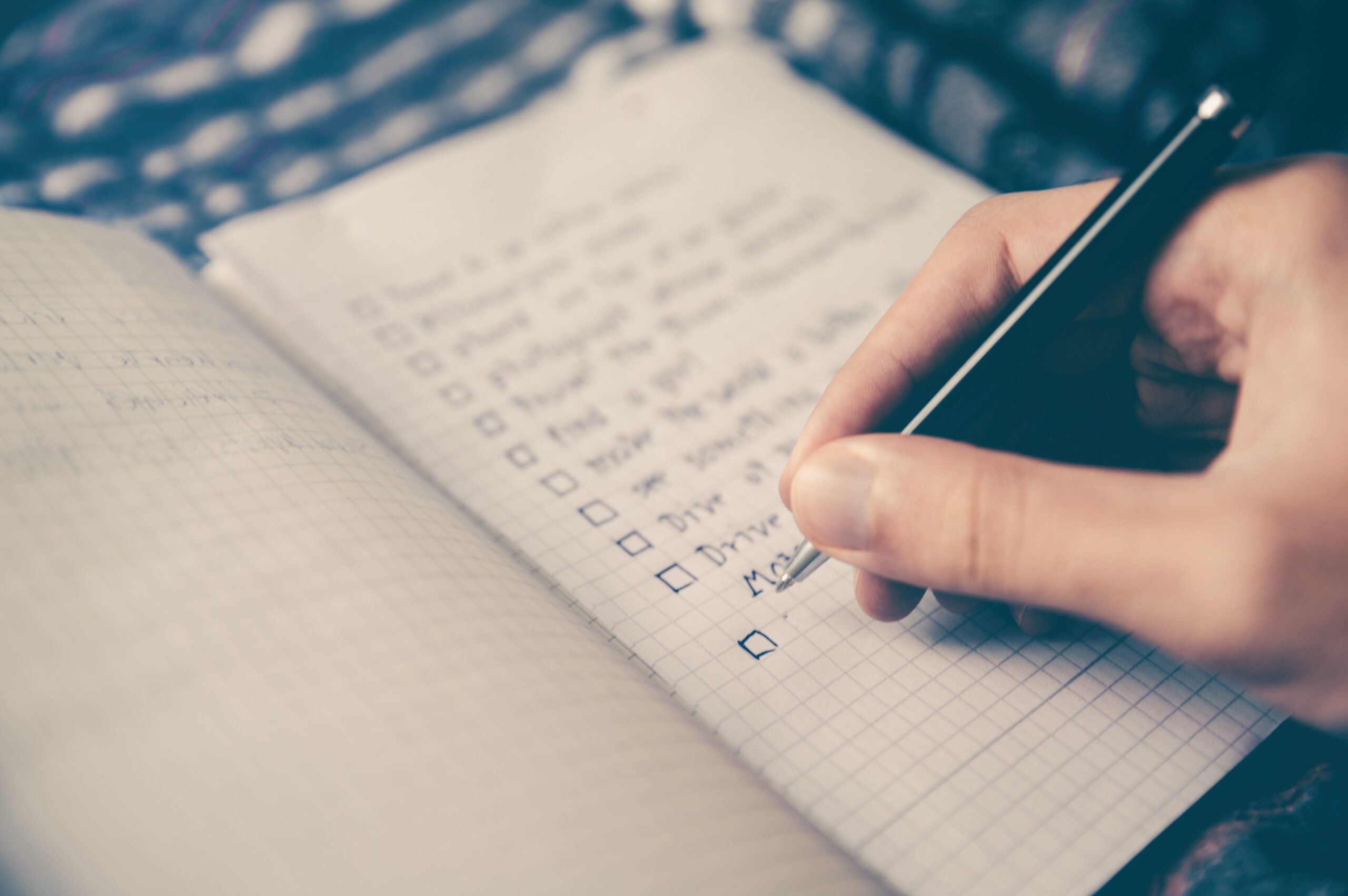 Read more about the article Behind on Bookkeeping? Start with This Actionable Catch-up Checklist: